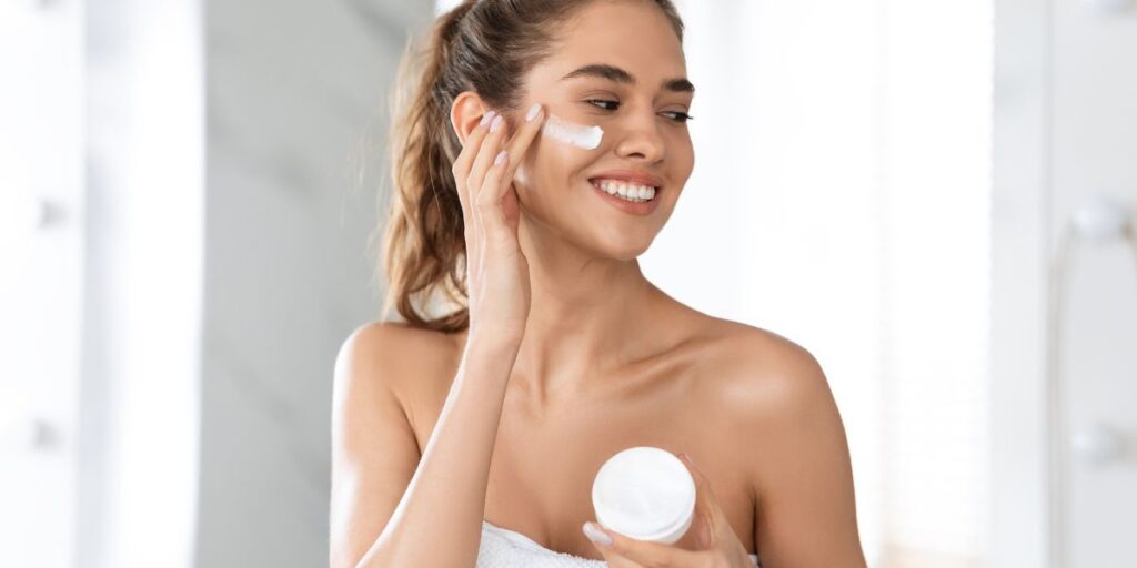 Cómo Organizar tu Rutina de Skincare en Solo 10 Minutos y Mantener una Piel Radiante