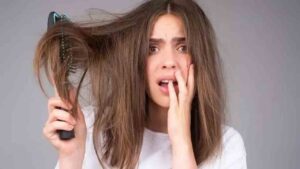 Lee más sobre el artículo 3 mascarillas caseras que están arruinando tu cabello (y por qué debes dejarlas ya)